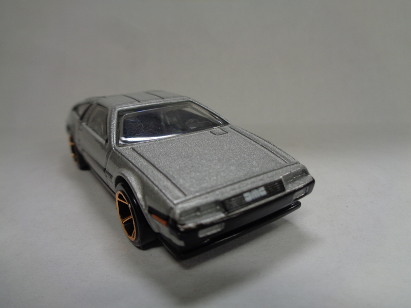Illustration for article titled DMC DeLOREAN